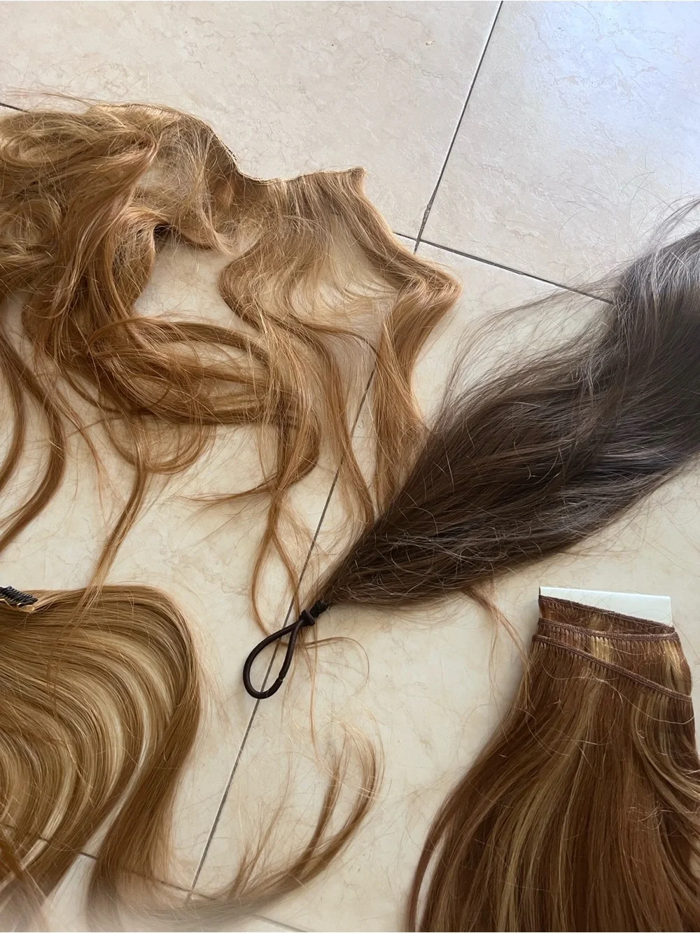 Source Unknown Mixed Blonde and Light Brown Human Hair Extensions
